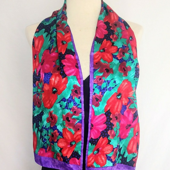 💜 Floral Silky Scarf #hundredsofscarves - Picture 3 of 4